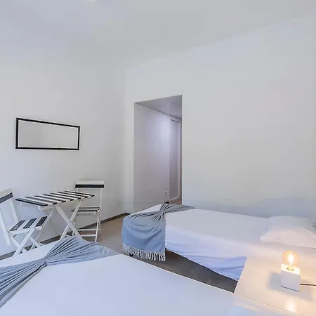 Hi - De Juventude Hostel